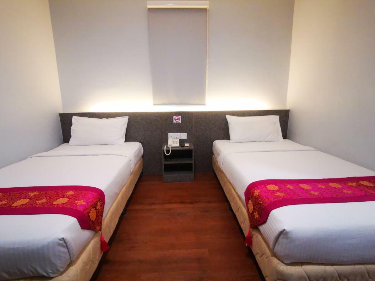 Canary Hotel