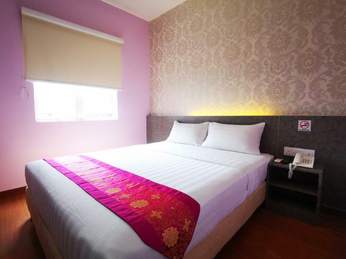 Hotel Canary 2*