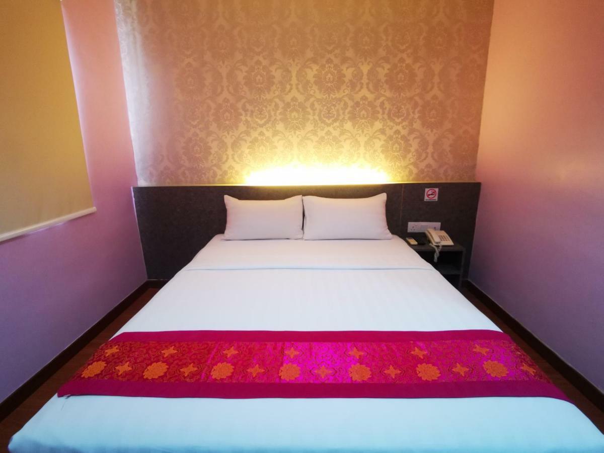 Canary Hotel