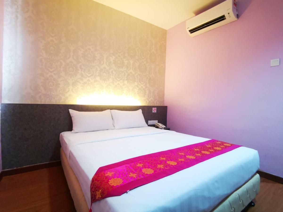 Canary Hotel 2*
